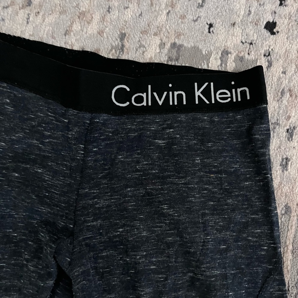 Calvin Klein Capri Leggings - Picture 2 of 7